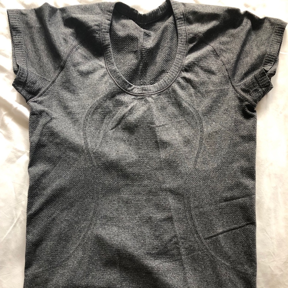 Lululemon Swiftly Tech Short Sleeve Sz 8